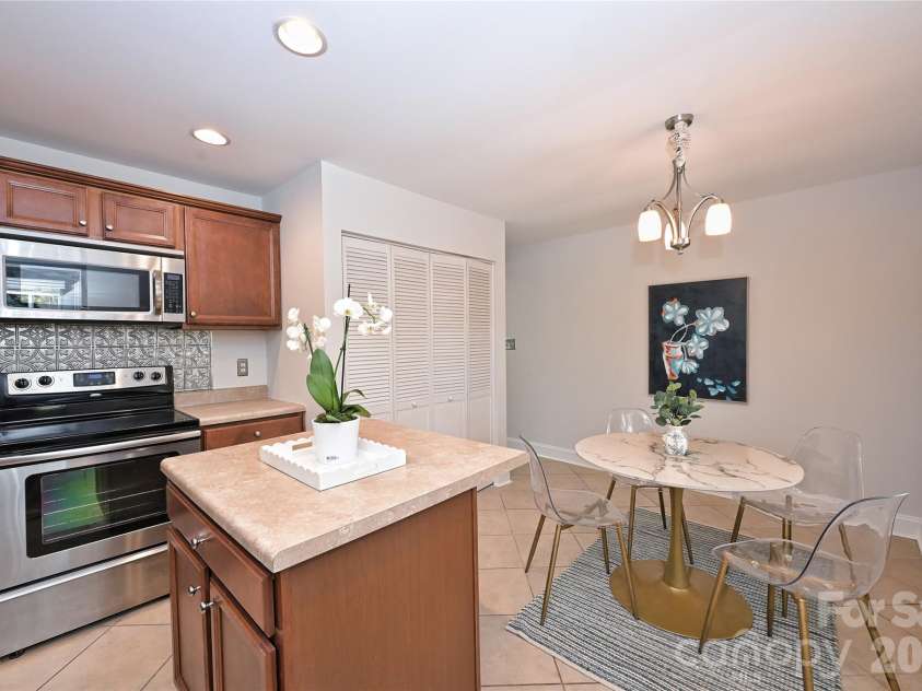 1344 Edgewater Drive, Charlotte, NC 28210.  MLS# CAR4431660, YatesRealty ID 55231. 