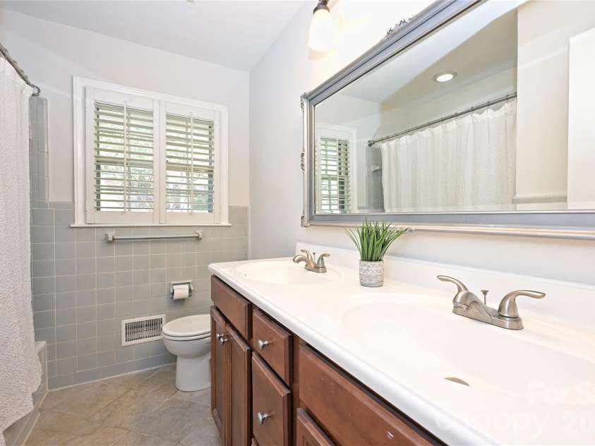 1344 Edgewater Drive, Charlotte, NC 28210.  MLS# CAR4431660, YatesRealty ID 55231. 