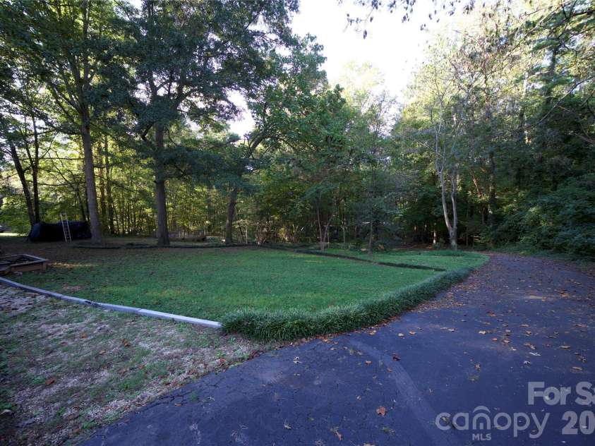 3220 Balkan Drive, York, SC 29745.  MLS# CAR4432226, YatesRealty ID 55232. 