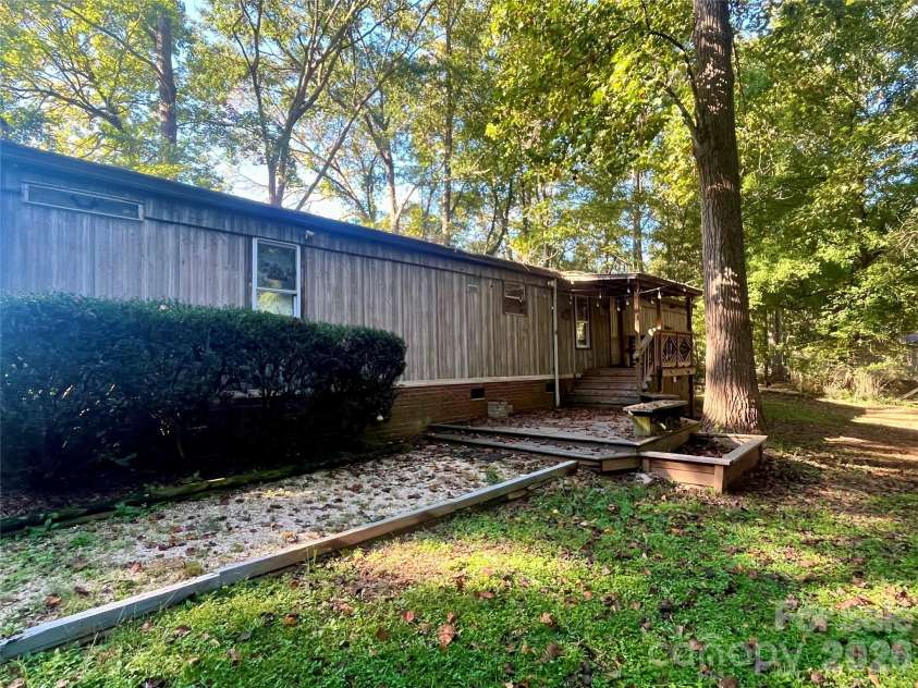 3220 Balkan Drive, York, SC 29745.  MLS# CAR4432226, YatesRealty ID 55232. 