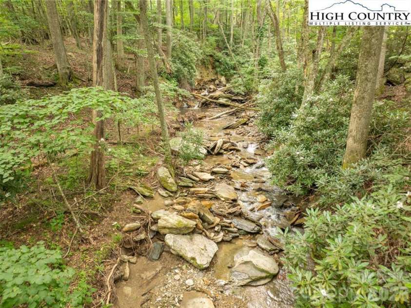 230 West Cove Lane, Boone, NC 28607.  MLS# CAR4432382, YatesRealty ID 55237. 