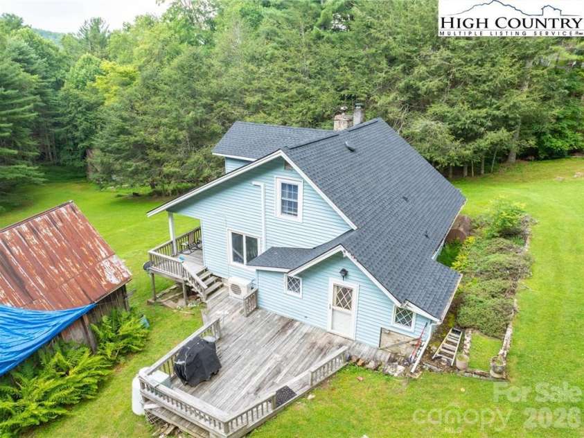 230 West Cove Lane, Boone, NC 28607.  MLS# CAR4432382, YatesRealty ID 55237. 