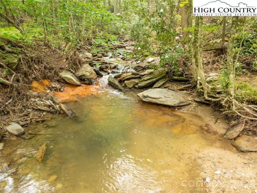230 West Cove Lane, Boone, NC 28607.  MLS# CAR4432382, YatesRealty ID 55237. 