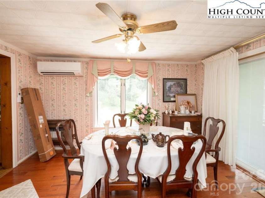 230 West Cove Lane, Boone, NC 28607.  MLS# CAR4432382, YatesRealty ID 55237. 