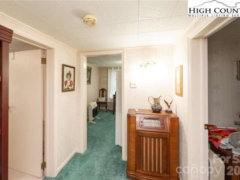 230 West Cove Lane, Boone, NC 28607.  MLS# CAR4432382, YatesRealty ID 55237. 