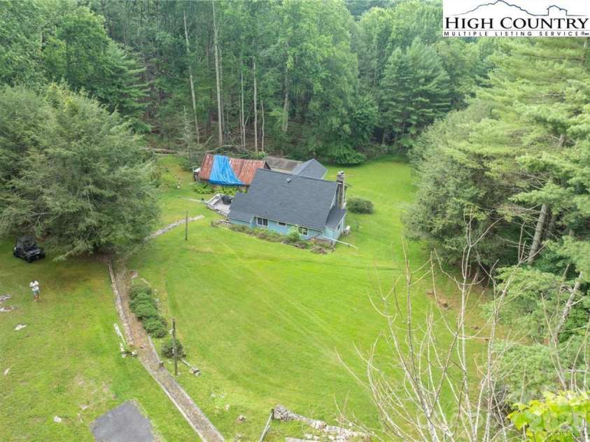 230 West Cove Lane, Boone, NC 28607.  MLS# CAR4432382, YatesRealty ID 55237. 