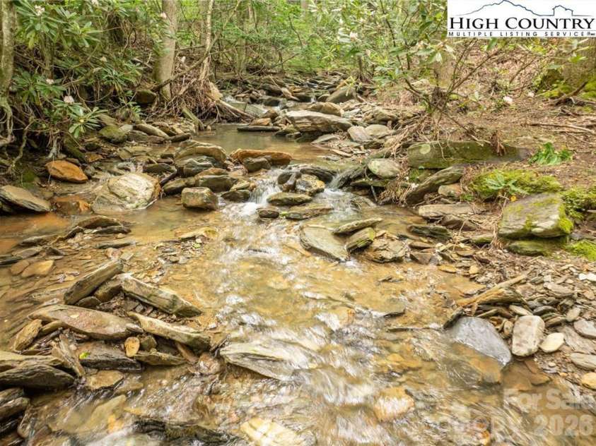 230 West Cove Lane, Boone, NC 28607.  MLS# CAR4432382, YatesRealty ID 55237. 