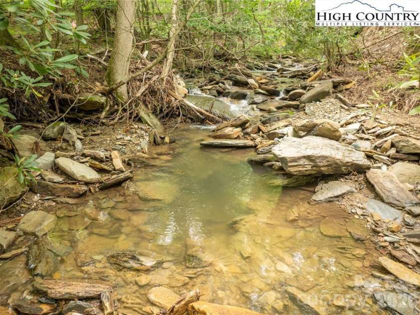 230 West Cove Lane, Boone, NC 28607.  MLS# CAR4432382, YatesRealty ID 55237. 