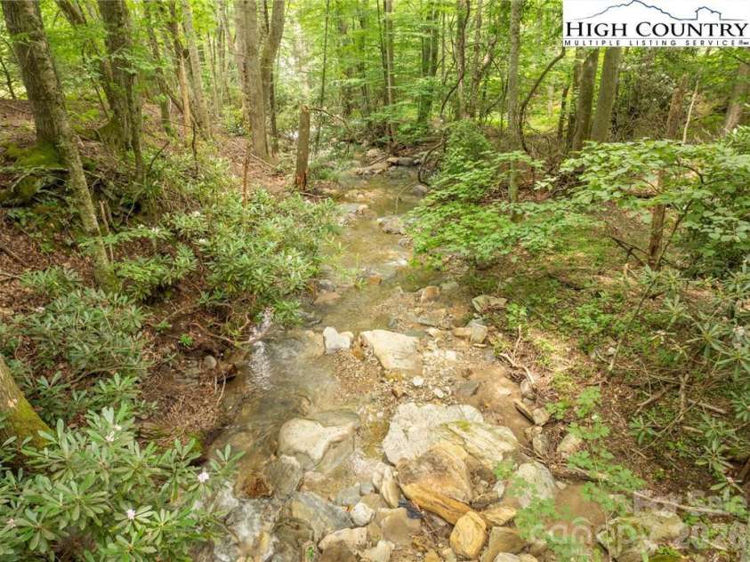 230 West Cove Lane, Boone, NC 28607.  MLS# CAR4432382, YatesRealty ID 55237. 