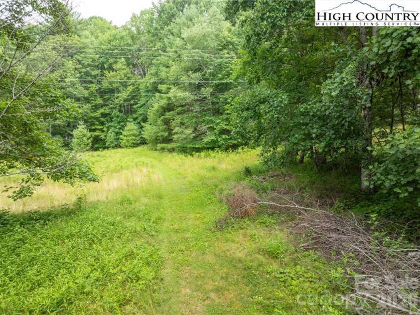 230 West Cove Lane, Boone, NC 28607.  MLS# CAR4432382, YatesRealty ID 55237. 