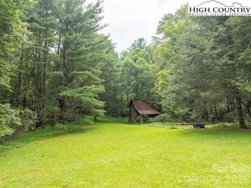 230 West Cove Lane, Boone, NC 28607.  MLS# CAR4432382, YatesRealty ID 55237. 