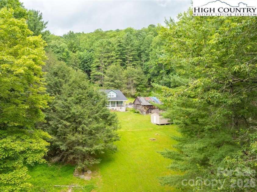 230 West Cove Lane, Boone, NC 28607.  MLS# CAR4432382, YatesRealty ID 55237. 