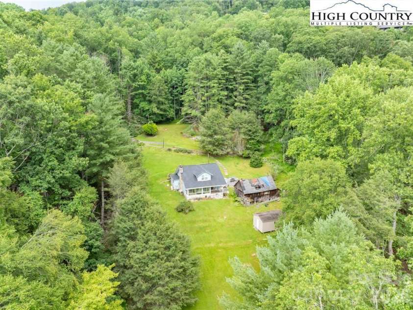 230 West Cove Lane, Boone, NC 28607.  MLS# CAR4432382, YatesRealty ID 55237. 