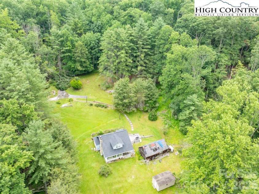 230 West Cove Lane, Boone, NC 28607.  MLS# CAR4432382, YatesRealty ID 55237. 