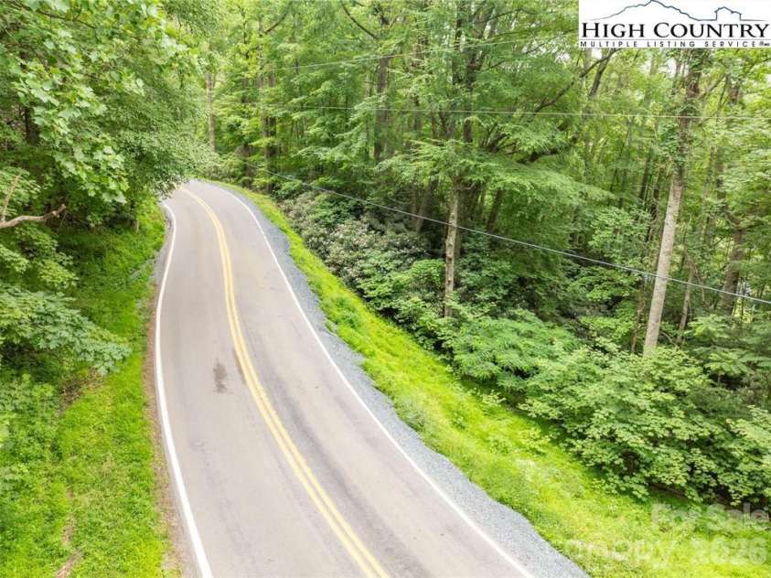 230 West Cove Lane, Boone, NC 28607.  MLS# CAR4432382, YatesRealty ID 55237. 