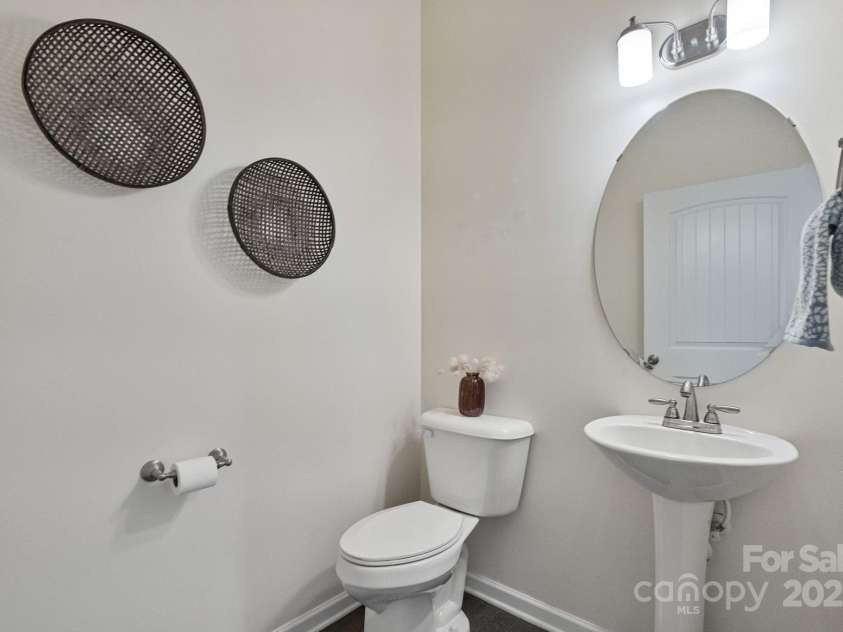 515 Stickley Place, Lancaster, SC 29720.  MLS# CAR4307890, YatesRealty ID 5524. Main floor powder bath