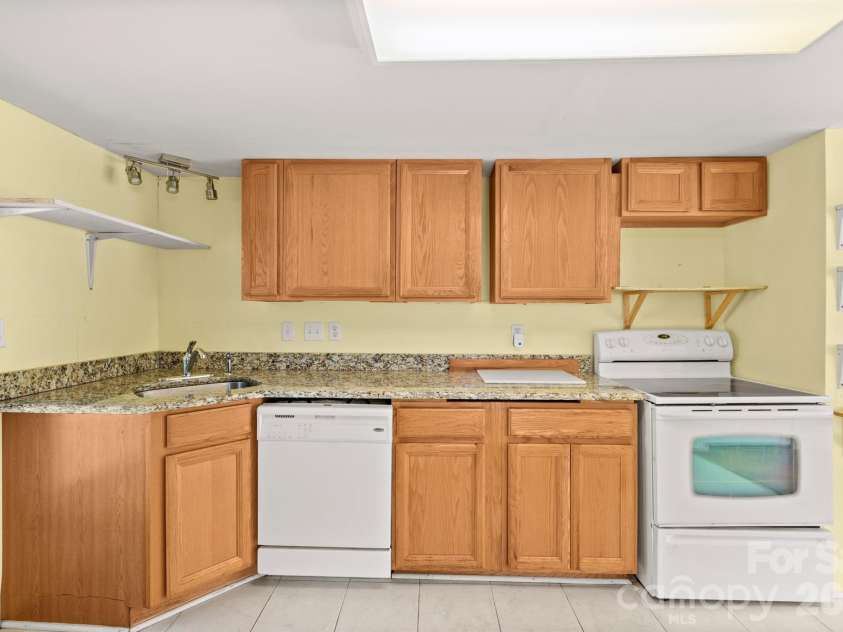 5394 S NC 16 Business Hwy Drive, Maiden, NC 28650.  MLS# CAR4342035, YatesRealty ID 5524. 