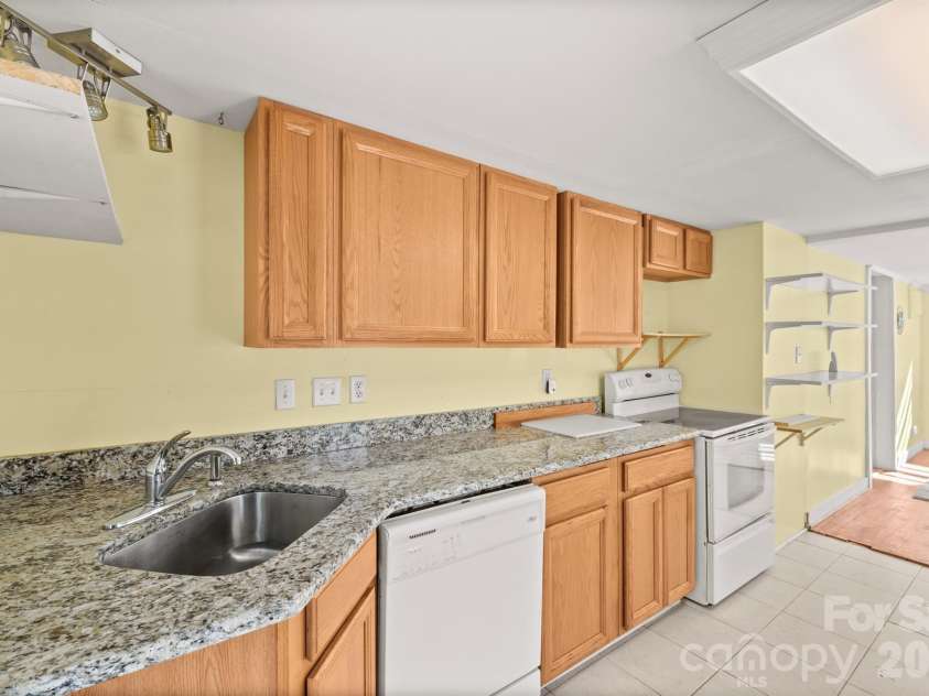 5394 S NC 16 Business Hwy Drive, Maiden, NC 28650.  MLS# CAR4342035, YatesRealty ID 5524. 