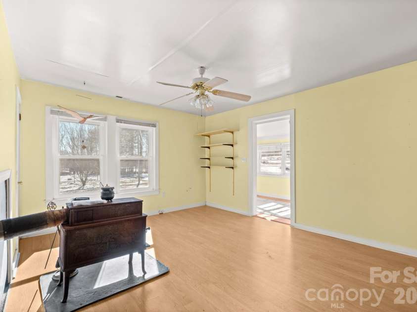 5394 S NC 16 Business Hwy Drive, Maiden, NC 28650.  MLS# CAR4342035, YatesRealty ID 5524. 