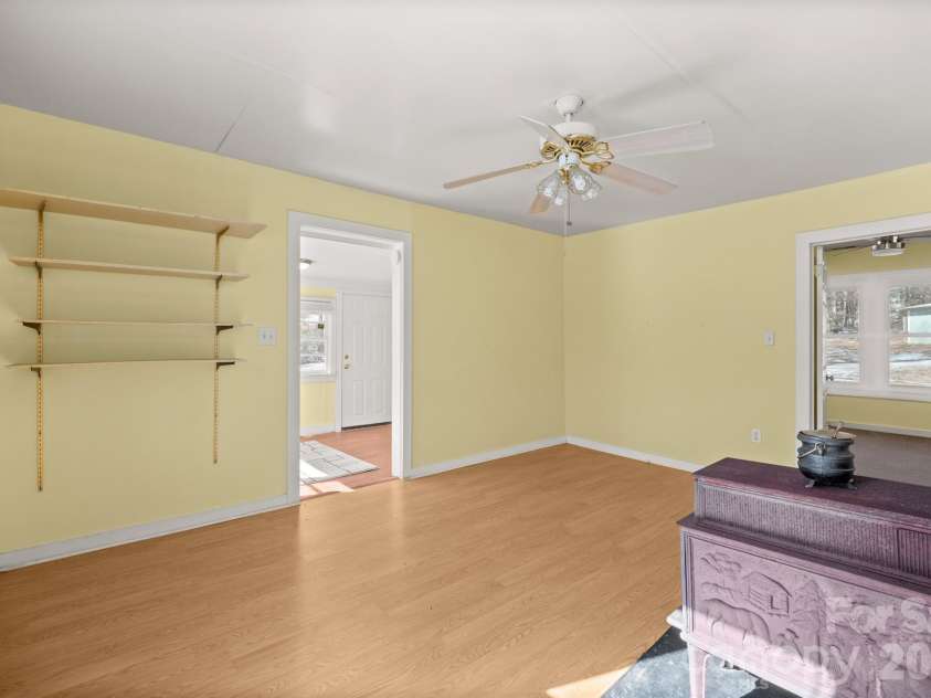 5394 S NC 16 Business Hwy Drive, Maiden, NC 28650.  MLS# CAR4342035, YatesRealty ID 5524. 