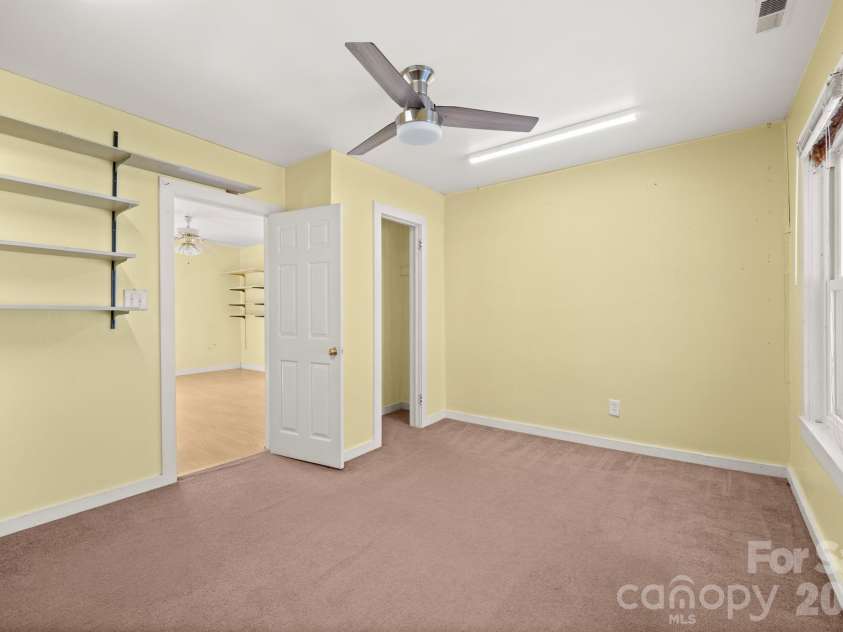 5394 S NC 16 Business Hwy Drive, Maiden, NC 28650.  MLS# CAR4342035, YatesRealty ID 5524. 