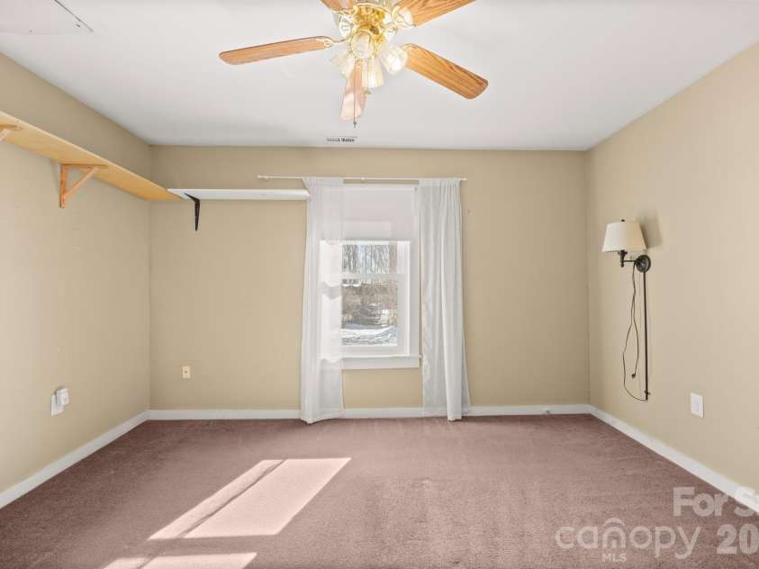 5394 S NC 16 Business Hwy Drive, Maiden, NC 28650.  MLS# CAR4342035, YatesRealty ID 5524. 