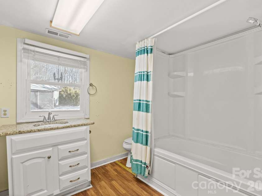5394 S NC 16 Business Hwy Drive, Maiden, NC 28650.  MLS# CAR4342035, YatesRealty ID 5524. 