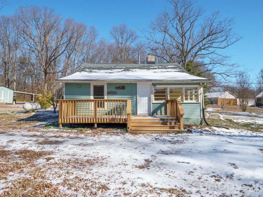 5394 S NC 16 Business Hwy Drive, Maiden, NC 28650.  MLS# CAR4342035, YatesRealty ID 5524. 