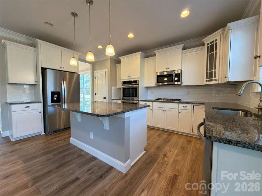 162 Blueview Road, Mooresville, NC 28117.  MLS# CAR4432152, YatesRealty ID 55240. 
