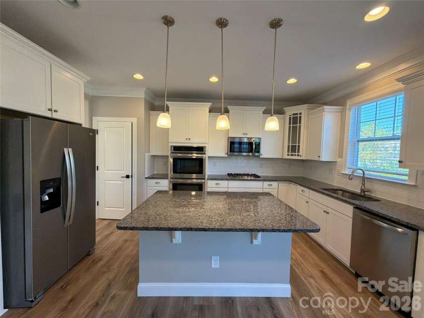 162 Blueview Road, Mooresville, NC 28117.  MLS# CAR4432152, YatesRealty ID 55240. 
