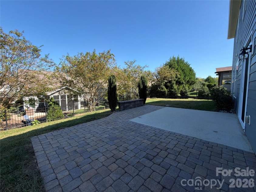 162 Blueview Road, Mooresville, NC 28117.  MLS# CAR4432152, YatesRealty ID 55240. 