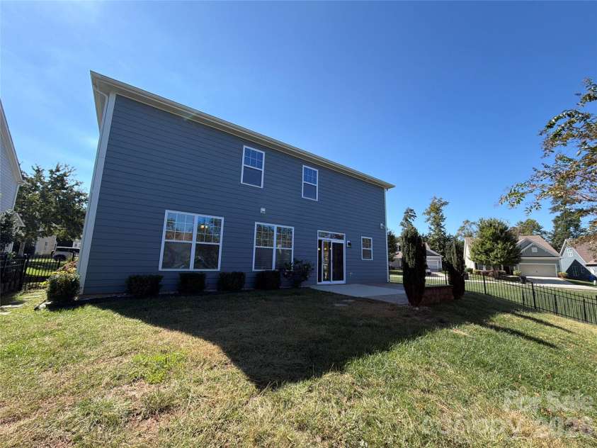 162 Blueview Road, Mooresville, NC 28117.  MLS# CAR4432152, YatesRealty ID 55240. 