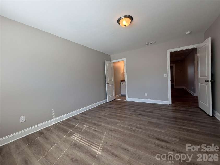 162 Blueview Road, Mooresville, NC 28117.  MLS# CAR4432152, YatesRealty ID 55240. 