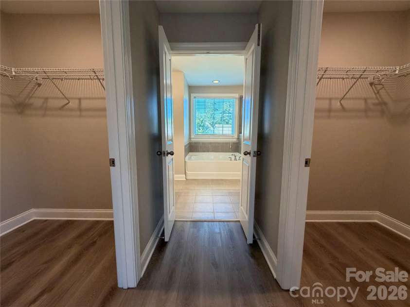 162 Blueview Road, Mooresville, NC 28117.  MLS# CAR4432152, YatesRealty ID 55240. 