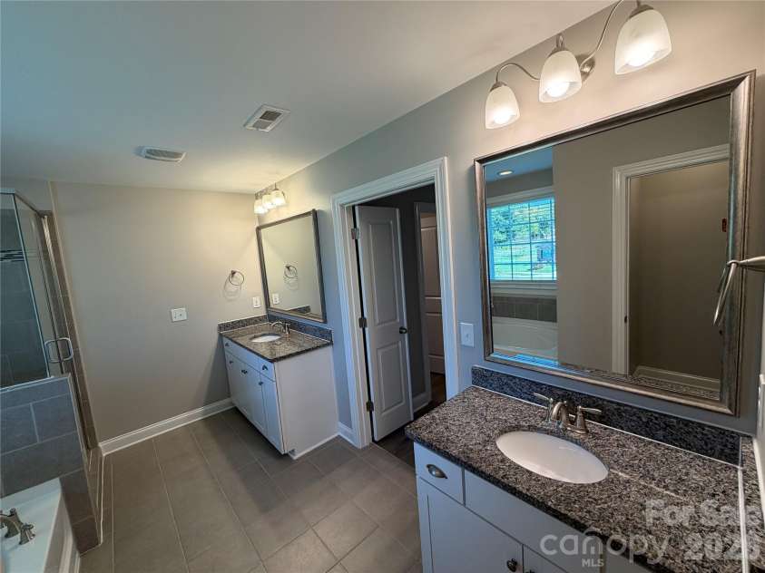 162 Blueview Road, Mooresville, NC 28117.  MLS# CAR4432152, YatesRealty ID 55240. 