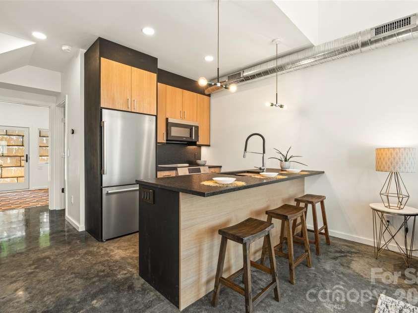 6 Roberts Street, Asheville, NC 28801.  MLS# CAR4431489, YatesRealty ID 55241. 