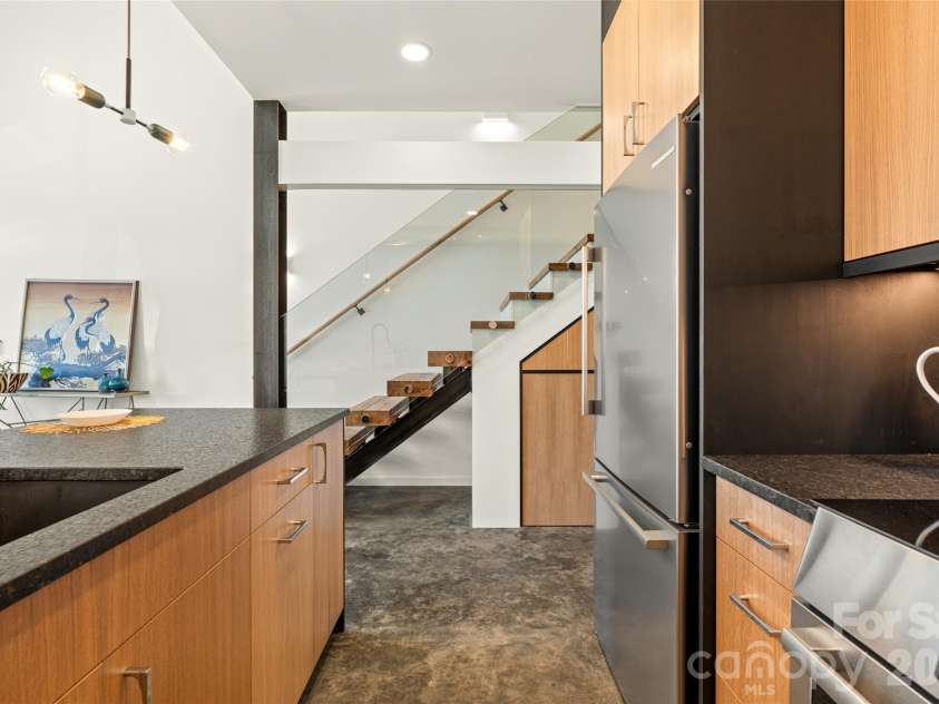 6 Roberts Street, Asheville, NC 28801.  MLS# CAR4431489, YatesRealty ID 55241. 