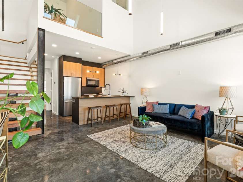 6 Roberts Street, Asheville, NC 28801.  MLS# CAR4431489, YatesRealty ID 55241. Open and incredibly bright interior unit.