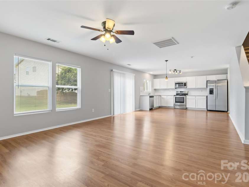 6215 Woodland Commons Drive, Charlotte, NC 28269.  MLS# CAR4432348, YatesRealty ID 55242. 