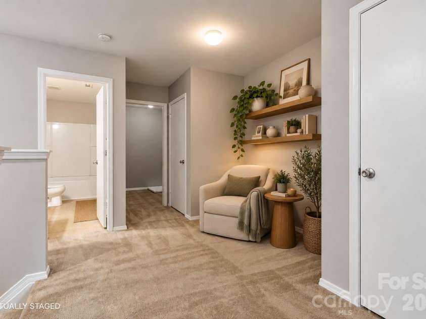 6215 Woodland Commons Drive, Charlotte, NC 28269.  MLS# CAR4432348, YatesRealty ID 55242. 
