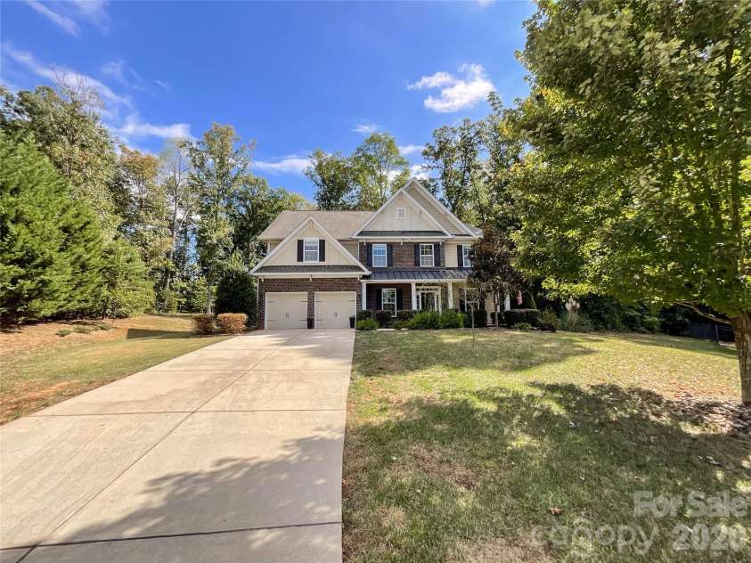 7527 Snowbird Court, Mint Hill, NC 28227.  MLS# CAR4432418, YatesRealty ID 55245. 
