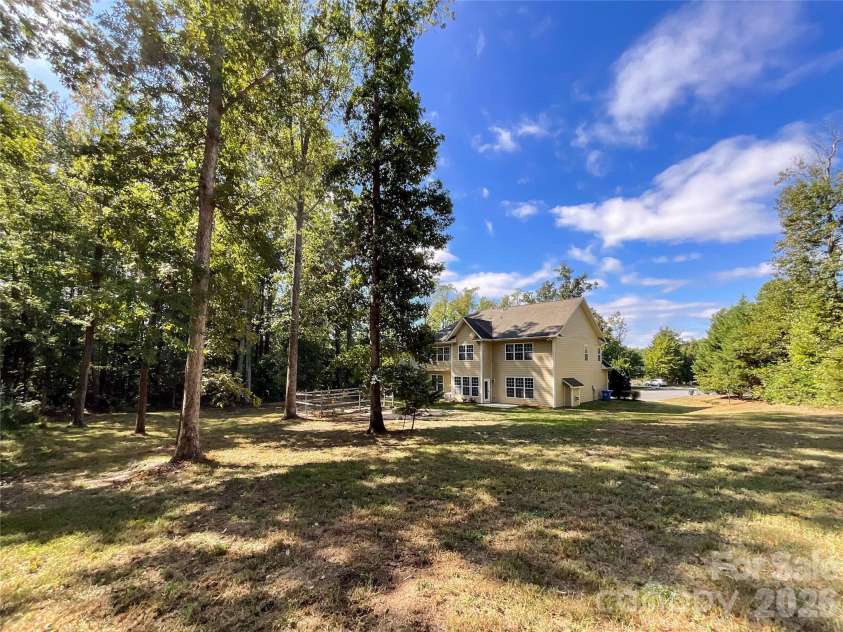 7527 Snowbird Court, Mint Hill, NC 28227.  MLS# CAR4432418, YatesRealty ID 55245. 