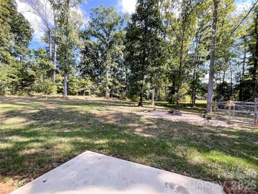 7527 Snowbird Court, Mint Hill, NC 28227.  MLS# CAR4432418, YatesRealty ID 55245. 
