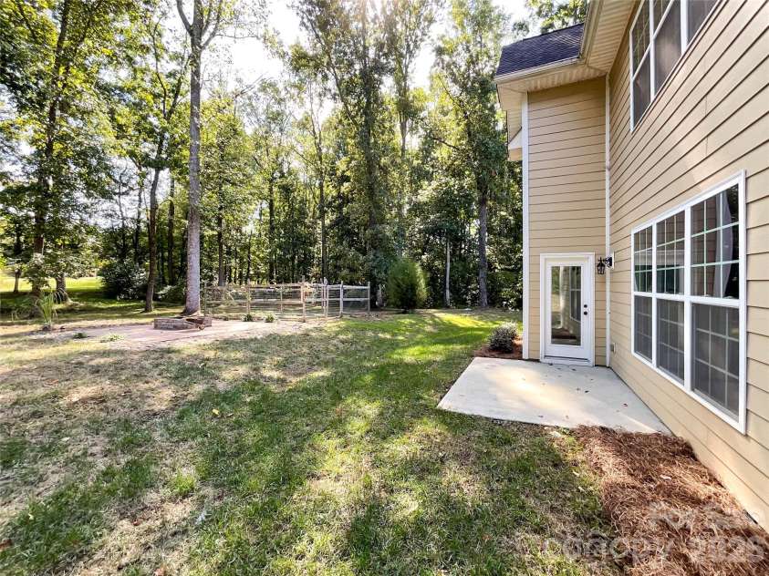 7527 Snowbird Court, Mint Hill, NC 28227.  MLS# CAR4432418, YatesRealty ID 55245. 