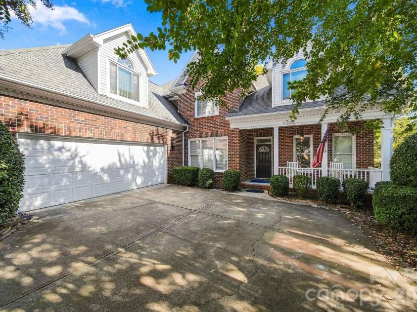 5539 Sunstar Court, Charlotte, NC 28226.  MLS# CAR4431682, YatesRealty ID 55248. 