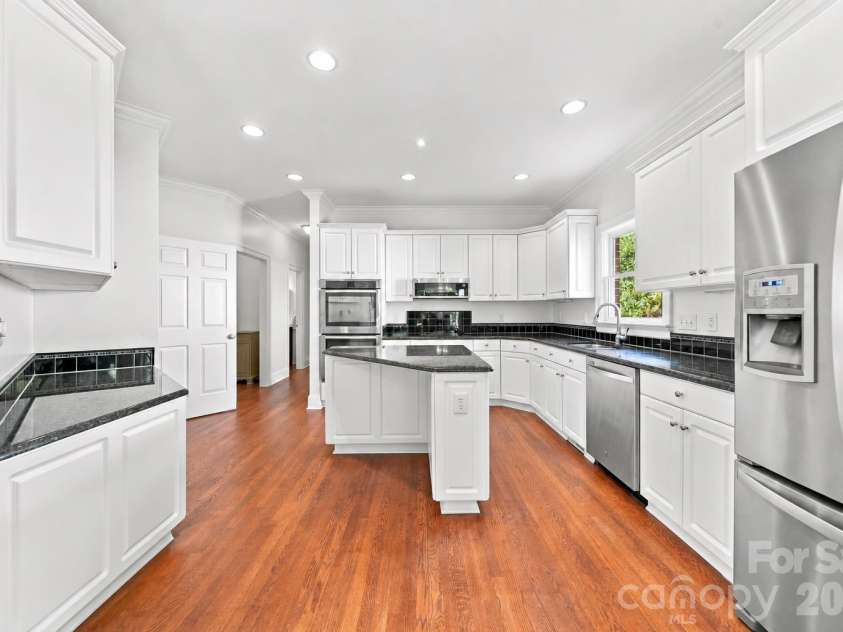 5539 Sunstar Court, Charlotte, NC 28226.  MLS# CAR4431682, YatesRealty ID 55248. 