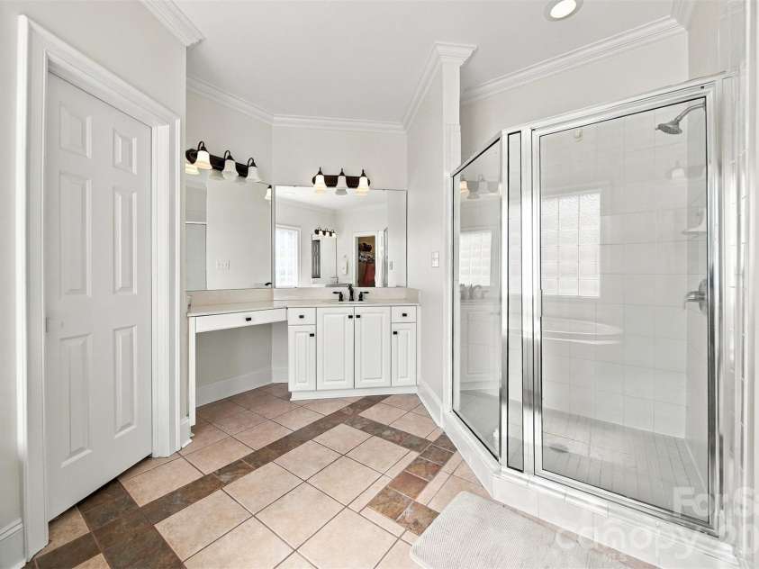 5539 Sunstar Court, Charlotte, NC 28226.  MLS# CAR4431682, YatesRealty ID 55248. 