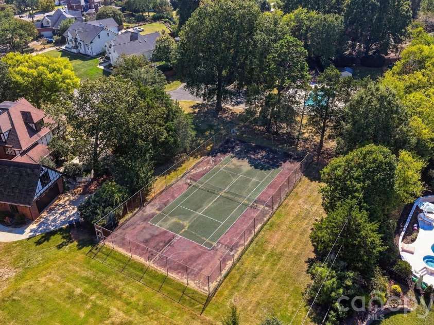 5539 Sunstar Court, Charlotte, NC 28226.  MLS# CAR4431682, YatesRealty ID 55248. 