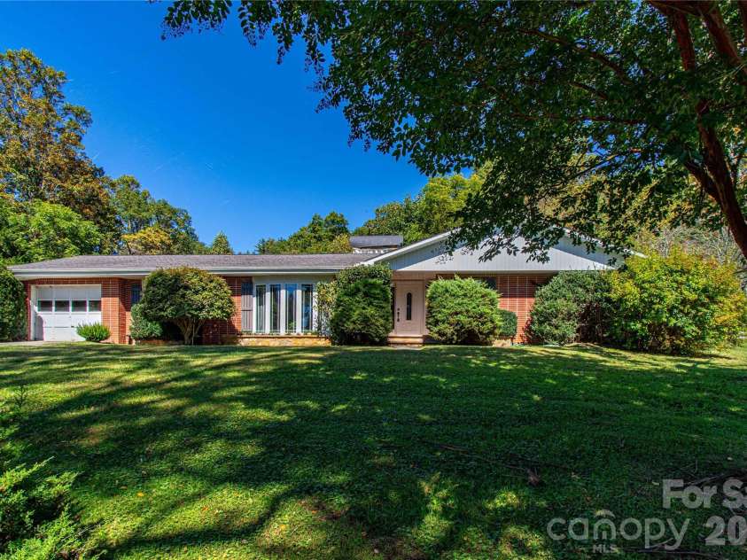 2586 Kim Miller Road, Lake Toxaway, NC 28747.  MLS# CAR4431012, YatesRealty ID 55249. 