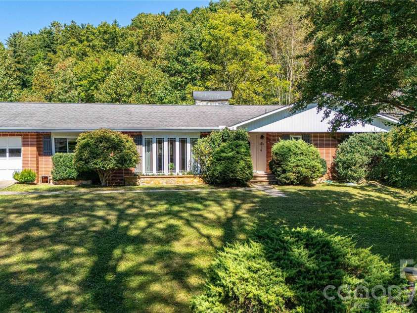 2586 Kim Miller Road, Lake Toxaway, NC 28747.  MLS# CAR4431012, YatesRealty ID 55249. 